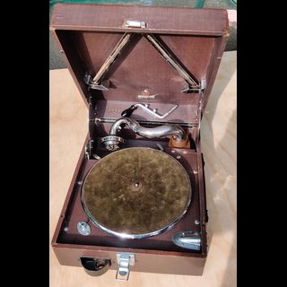 BOLERO Portable Gramophone